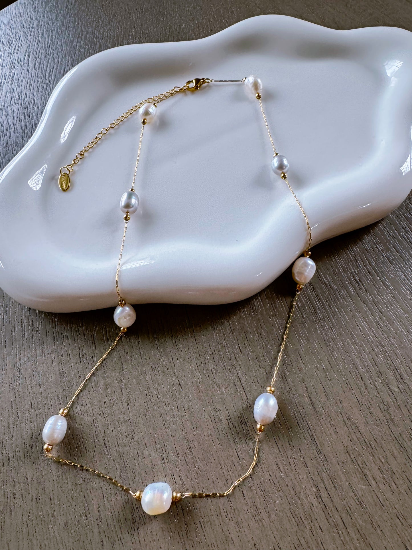 Lira Necklace